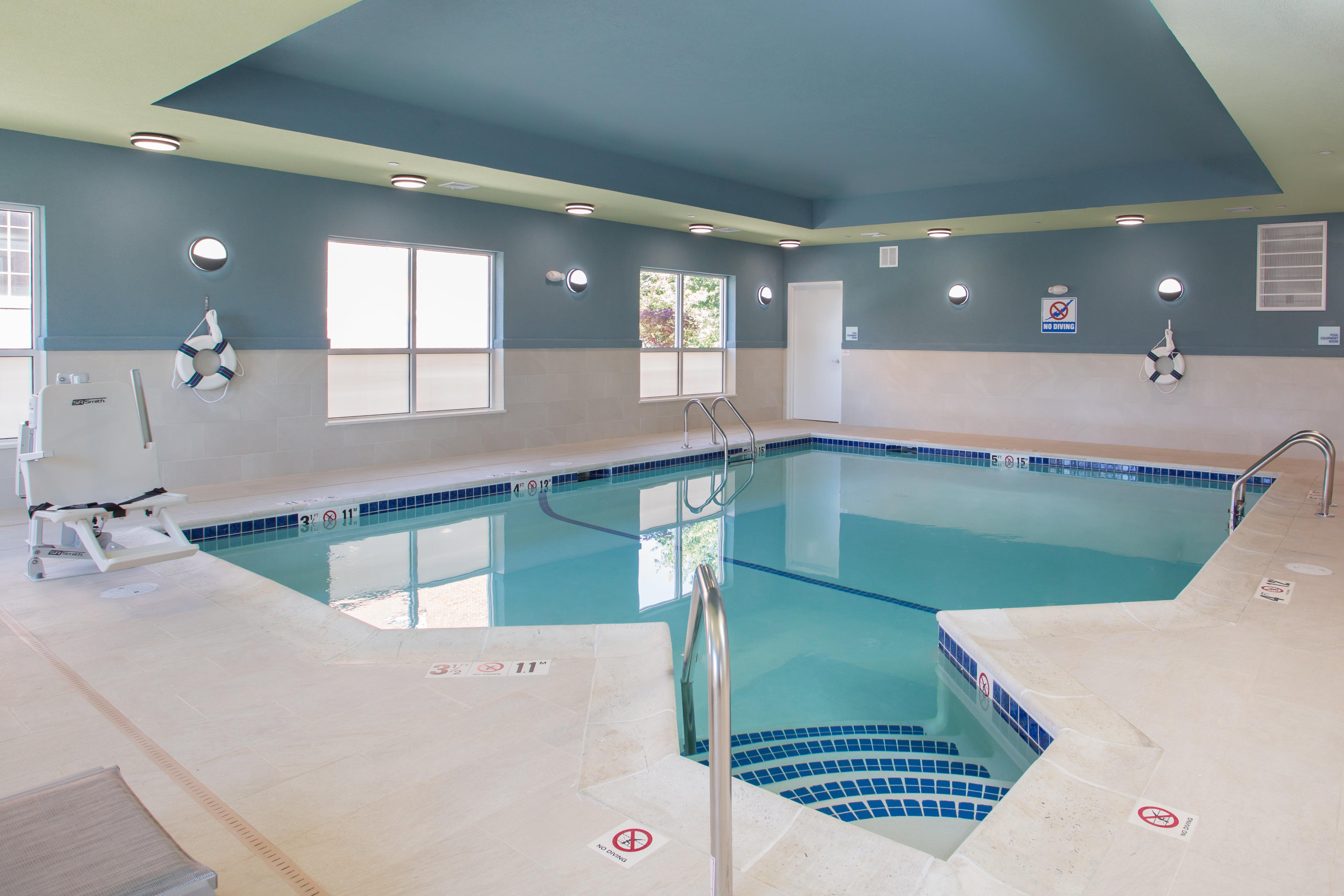 Holiday Inn Express Chelmsford By Ihg Экстерьер фото